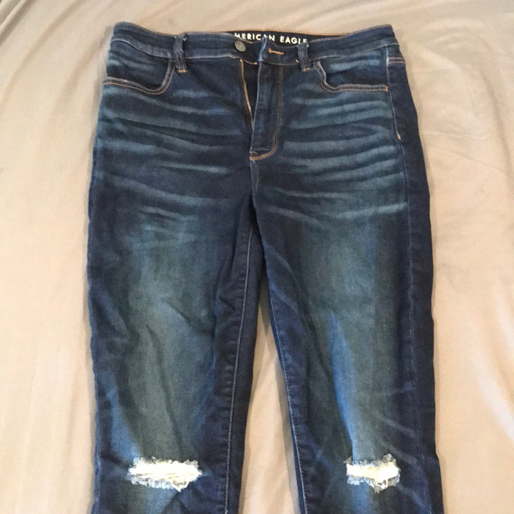 Ripped high waisted jeans